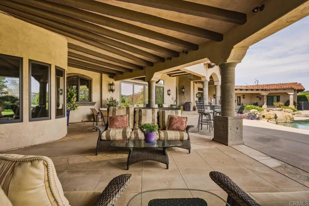 https://cdn.realtyfeed.com/cdn/127/306677865/e2289fba9272d3b6d7cf1bb0a96935b7.webp