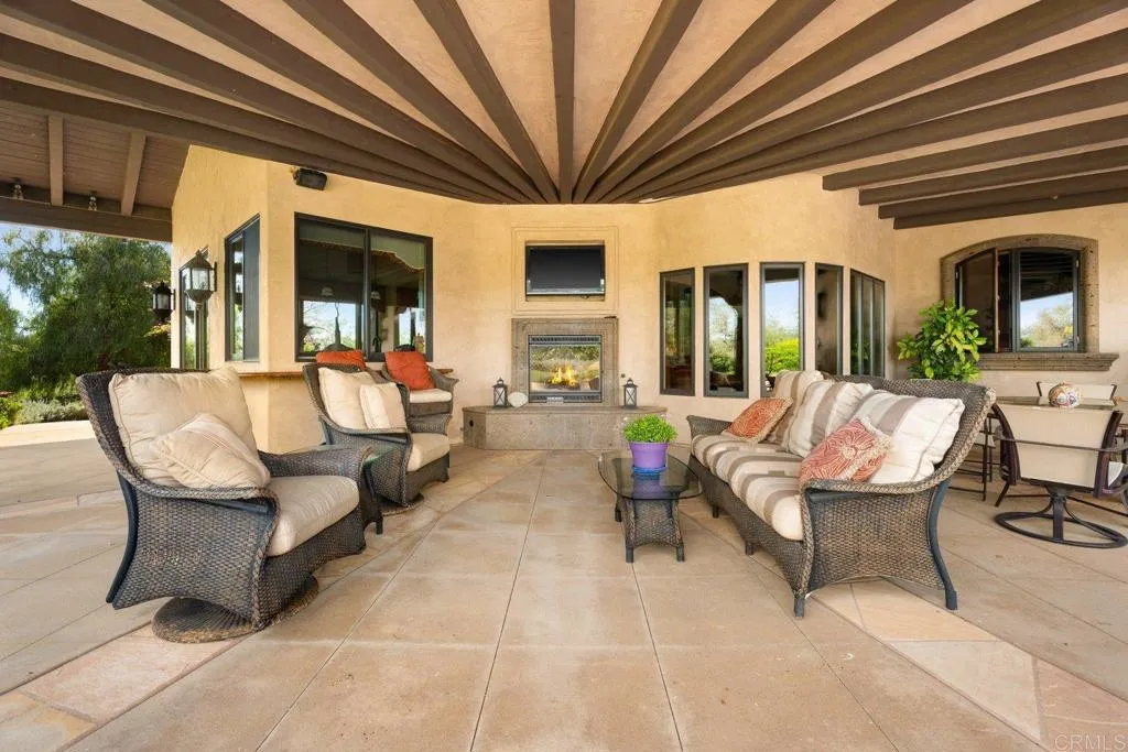 https://cdn.realtyfeed.com/cdn/127/306677865/e898289d42c3e50415c4c0636f2fd868.webp