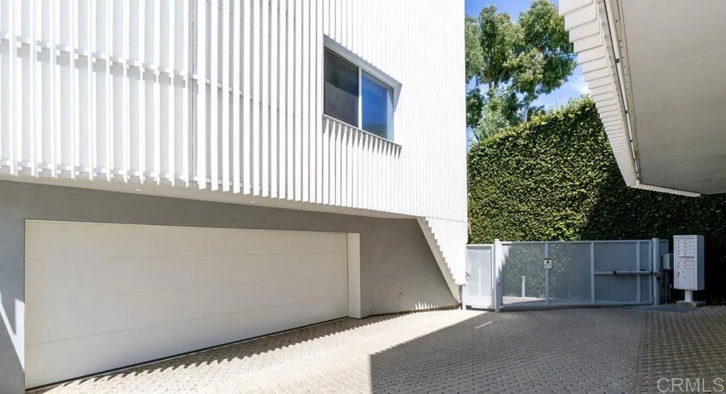 2851 Buzz Ct, Los Angeles, CA, 90039