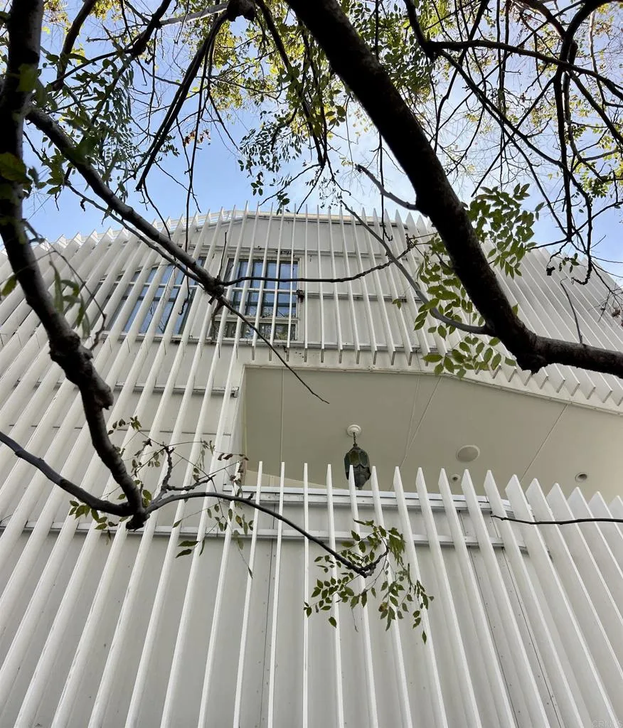 2851 Buzz Ct, Los Angeles, CA, 90039