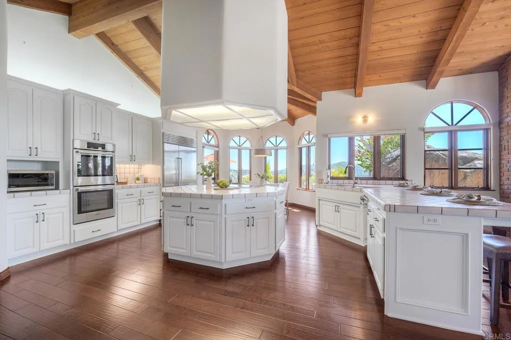 https://cdn.realtyfeed.com/cdn/127/306677969/e013dc88f05ac28cb40acc635c58300c.webp