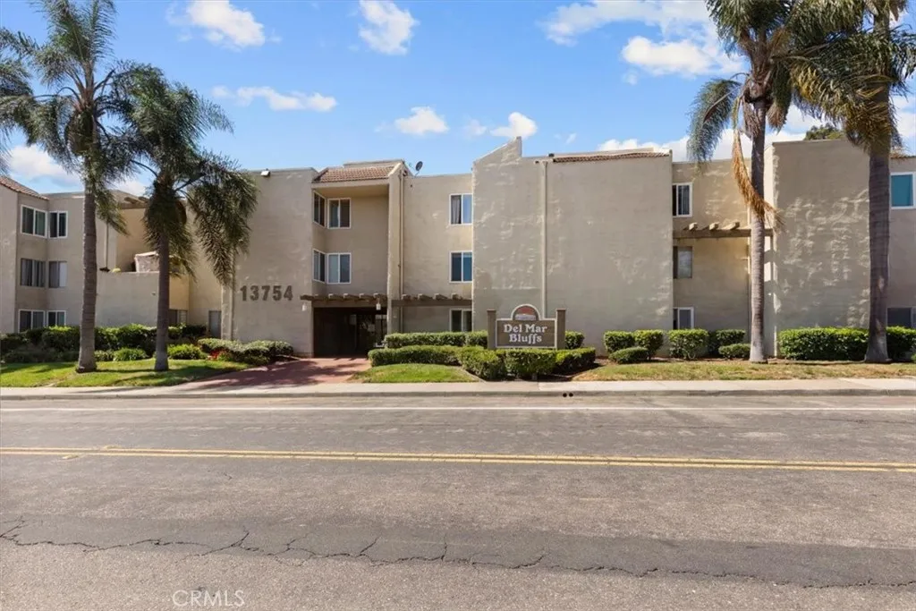 https://cdn.realtyfeed.com/cdn/127/306677971/cac8289d7e1dd581bb2f032db15ce168.webp