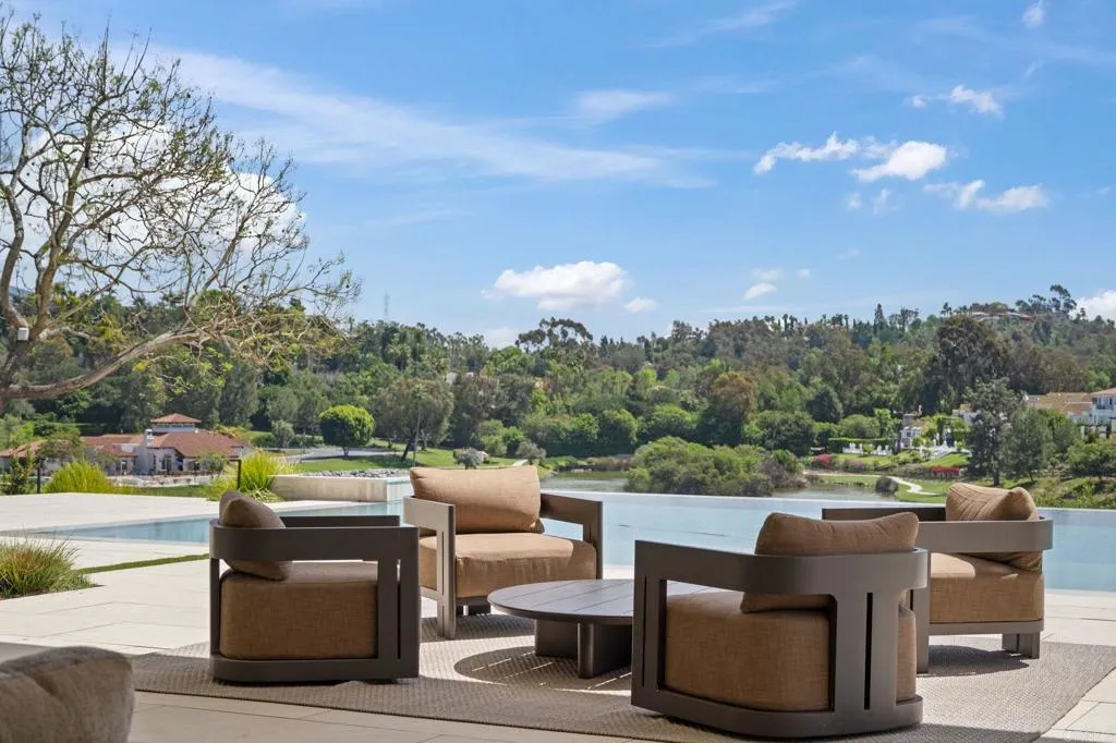https://cdn.realtyfeed.com/cdn/127/306678053/0988cbe74fd85d78395c4e3cac25a2c6.webp