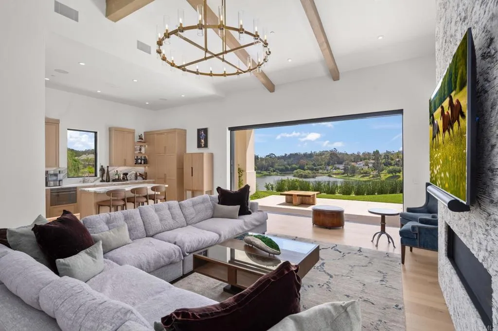 https://cdn.realtyfeed.com/cdn/127/306678053/80cdf586074f5bdea834110054d6c0d8.webp