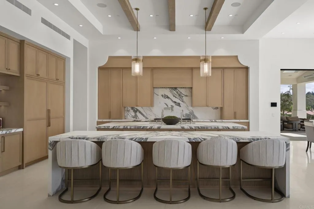 https://cdn.realtyfeed.com/cdn/127/306678053/be937d6a0352f220df1669819f89a7eb.webp