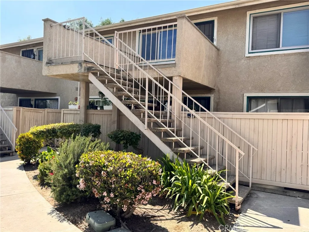 Fullerton, CA 92833