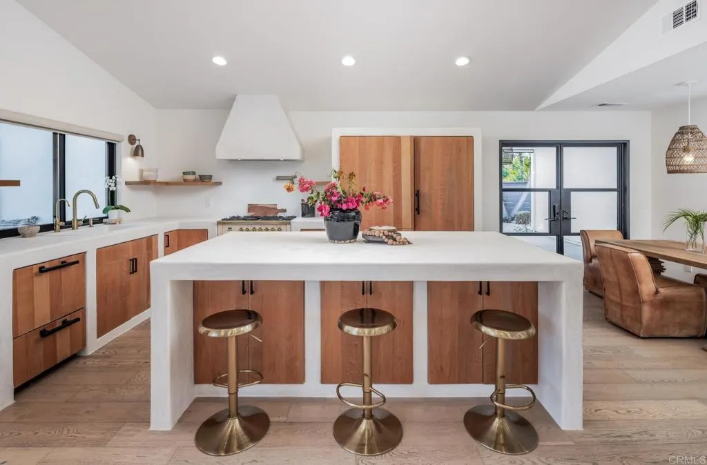 https://cdn.realtyfeed.com/cdn/127/306678077/deb1caaf67390978d7785e865ade3181.webp