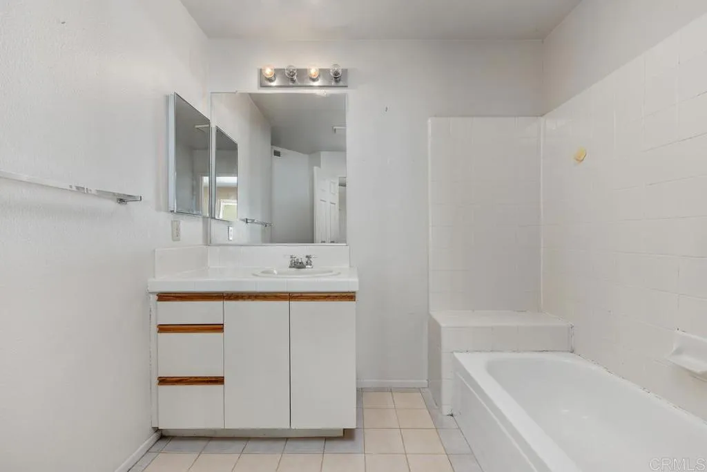 https://cdn.realtyfeed.com/cdn/127/306678108/e426cc61c0e23f9c974babefd6895ce0.webp