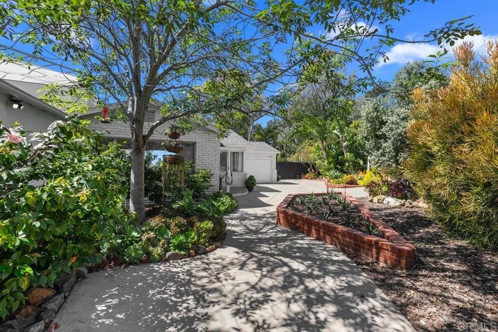 2010 Kingsbridge Way, Oxnard, CA, 93035