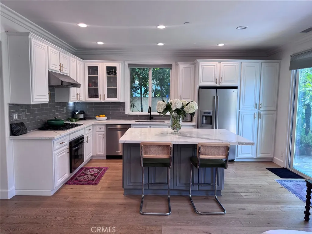 Costa Mesa, CA 92627