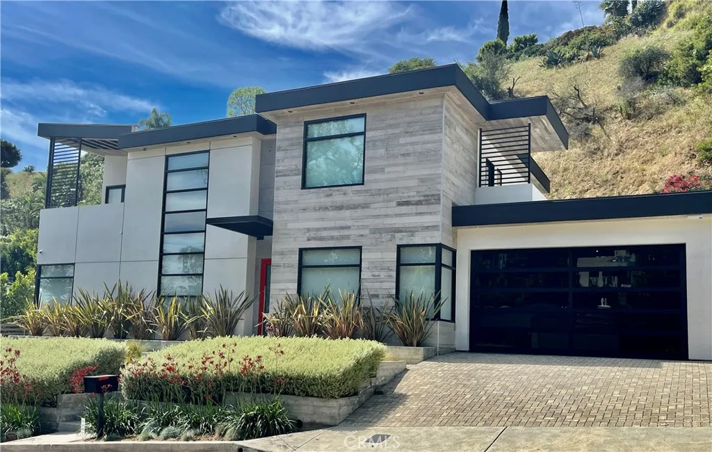 Los Angeles, CA 90069