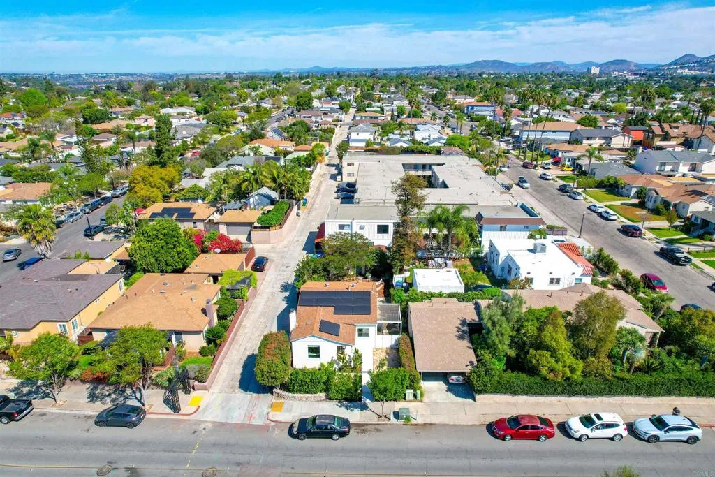 https://cdn.realtyfeed.com/cdn/127/306678294/000f3960516ef8986610c74bd46784d8.webp