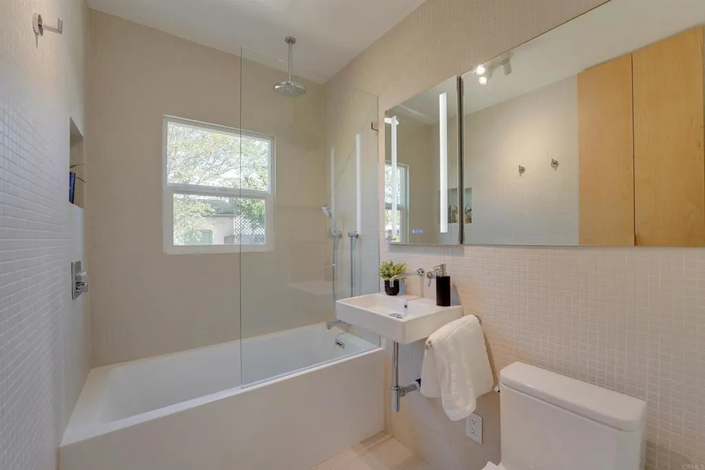 https://cdn.realtyfeed.com/cdn/127/306678294/3ea549834c1daaa2ee1b0576a95f8082.webp