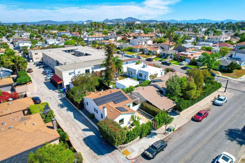 https://cdn.realtyfeed.com/cdn/127/306678294/54c5cf44b405d37cdcb09a4843380c7b.webp