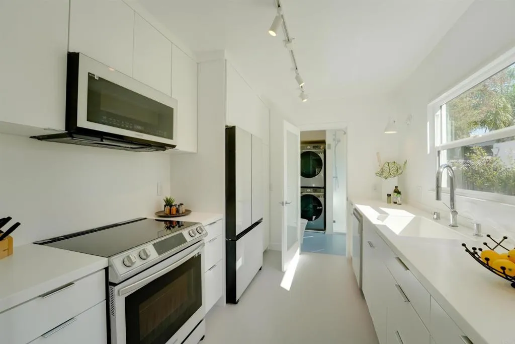 https://cdn.realtyfeed.com/cdn/127/306678294/7c939abf2ee099868b572966c888724e.webp