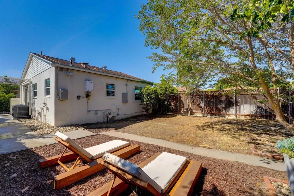 https://cdn.realtyfeed.com/cdn/127/306678294/bfa0234989589ed558ddba01fa300856.webp