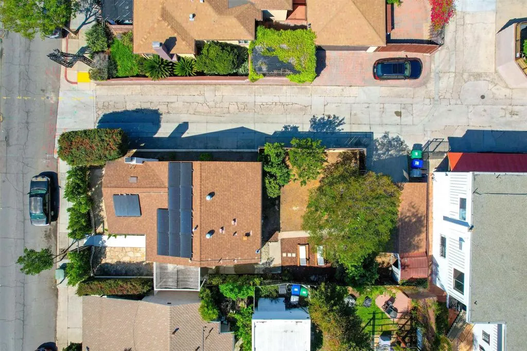 https://cdn.realtyfeed.com/cdn/127/306678294/dffa82a185f1bc08f80c2541254b4e3c.webp