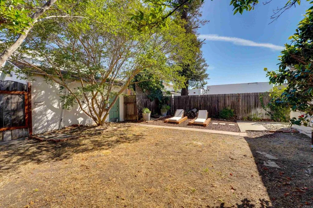 https://cdn.realtyfeed.com/cdn/127/306678294/ebbc8080f0ad633ec29b08528cd79075.webp
