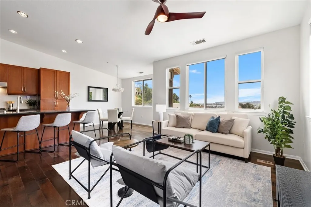 https://cdn.realtyfeed.com/cdn/127/306678296/6fbe752fc51efc7b4c3a8e774c702a50.webp