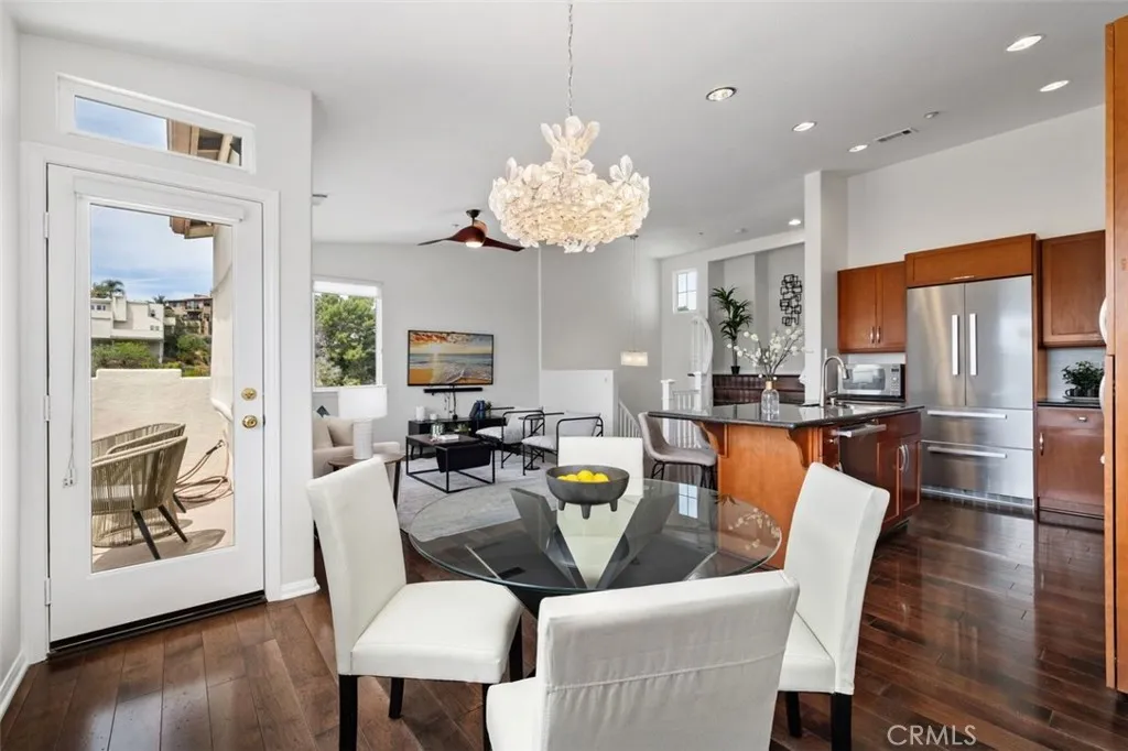 https://cdn.realtyfeed.com/cdn/127/306678296/8cc867508b70e6bc61015e08491d2e0f.webp