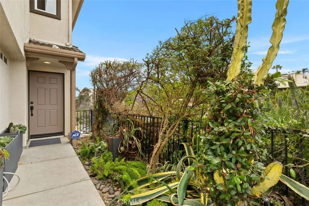 https://cdn.realtyfeed.com/cdn/127/306678296/9957d92b1b4d51ed864100fb1523ce4e.webp