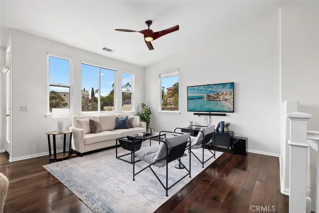 https://cdn.realtyfeed.com/cdn/127/306678296/c4eaf790c3e636e544e767088a070fb3.webp