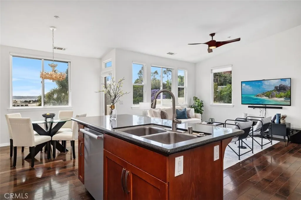 https://cdn.realtyfeed.com/cdn/127/306678296/ca086736823ca521d8fbbd8234caec3c.webp
