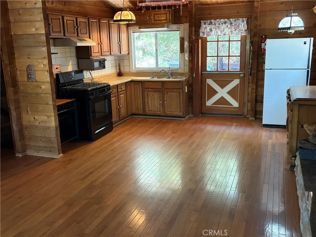 6307 Cedar Court, Angelus Oaks, CA 92305 - Photo 5 of 50, Angelus Oaks, CA