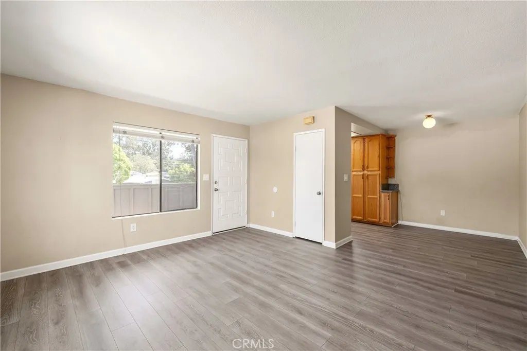 https://cdn.realtyfeed.com/cdn/127/306678326/98d59af8f072101e2b1ff9ada4c4cbe7.webp