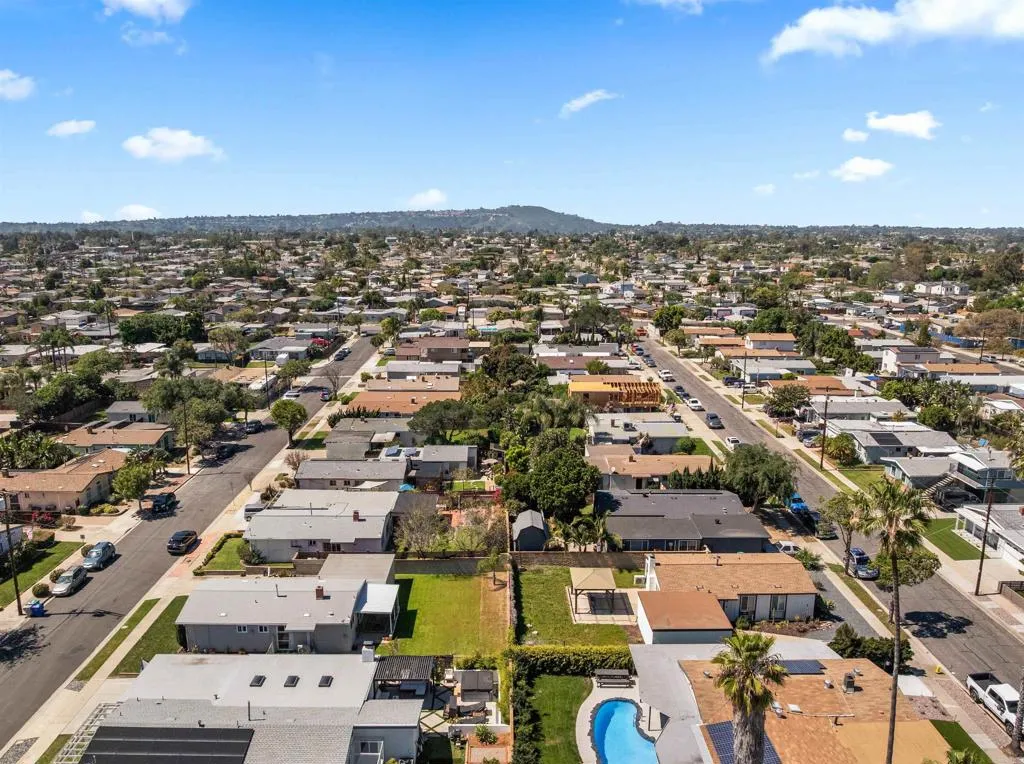 https://cdn.realtyfeed.com/cdn/127/306678443/893d2e9f0bcdfff710746d0a9ebec5d5.webp
