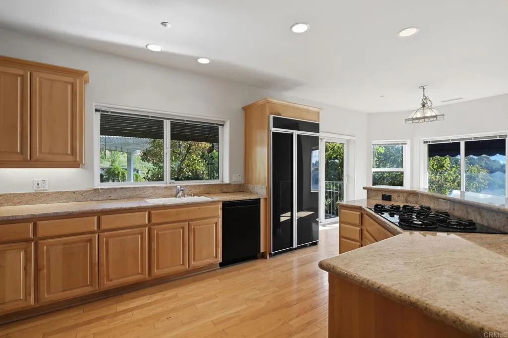 https://cdn.realtyfeed.com/cdn/127/306678450/01c4032e858169cb5f5937af81d8c95c.webp