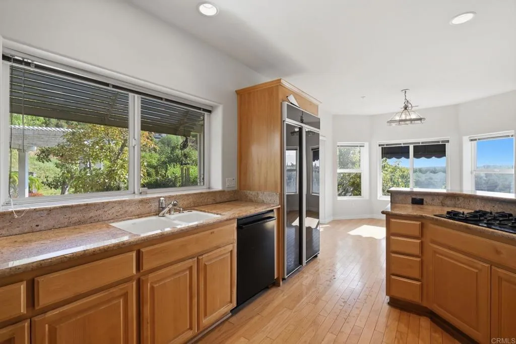 https://cdn.realtyfeed.com/cdn/127/306678450/2d548b90db0bfc9939dcc226d36be991.webp
