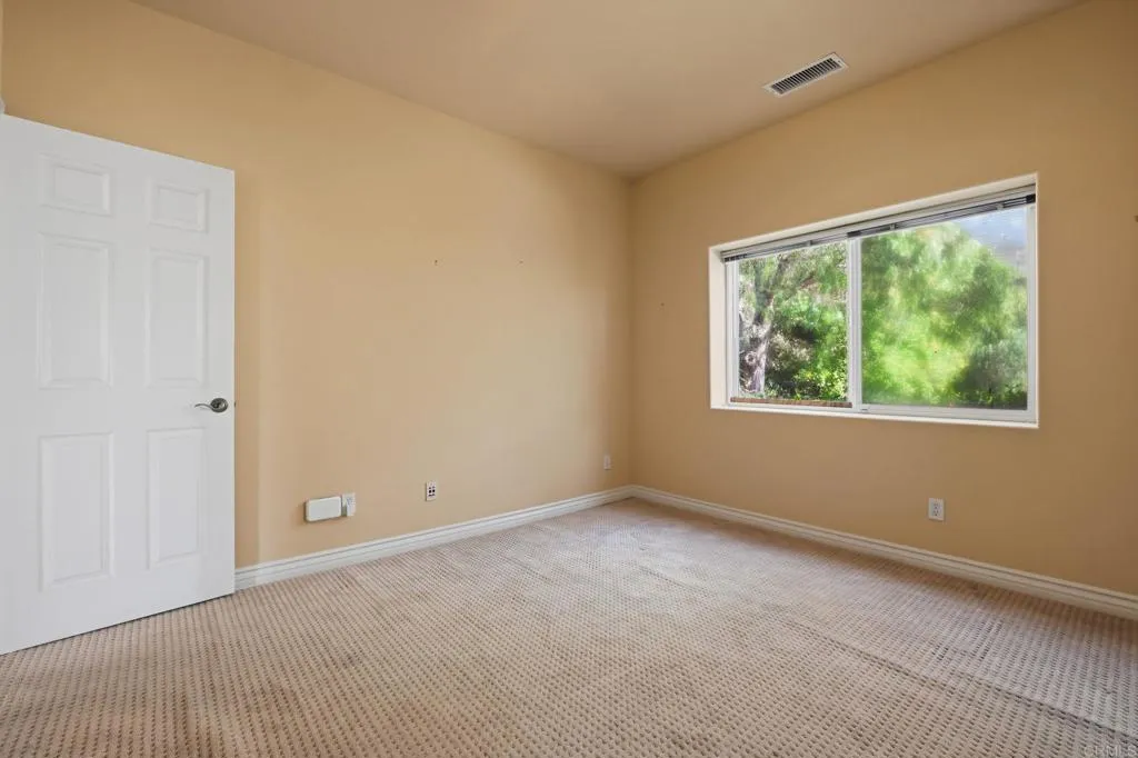 https://cdn.realtyfeed.com/cdn/127/306678450/3950c55efe7db9324aa789cdf5b9f90a.webp