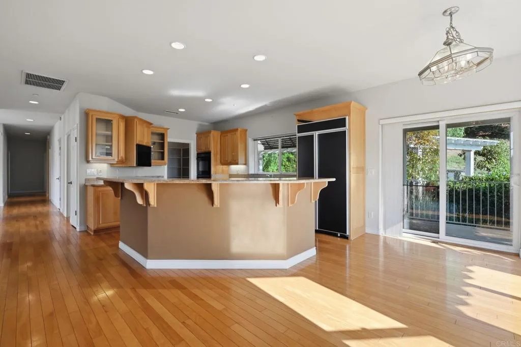 https://cdn.realtyfeed.com/cdn/127/306678450/67bb0117c573cc2abdfb29fa3502bd9b.webp
