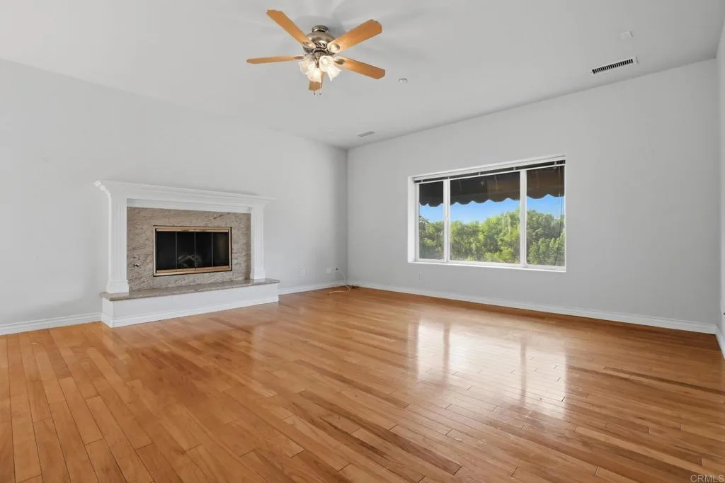 https://cdn.realtyfeed.com/cdn/127/306678450/6f1c149209034ada564c62c337a671c1.webp