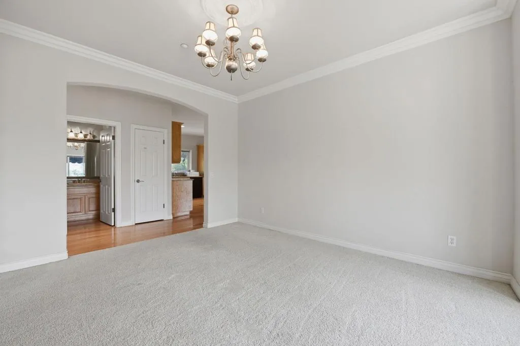 https://cdn.realtyfeed.com/cdn/127/306678450/727345068b032b4b7e600a86b907aea5.webp