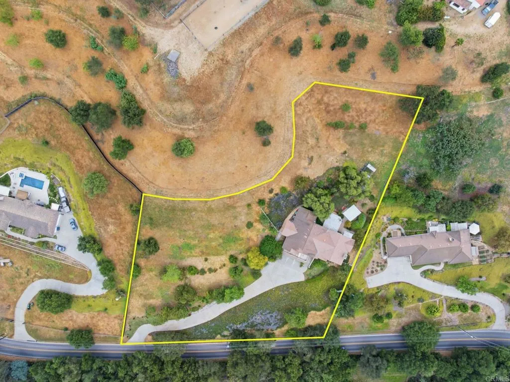 https://cdn.realtyfeed.com/cdn/127/306678450/798e62aa7993a5f434b3dd11384e90e3.webp