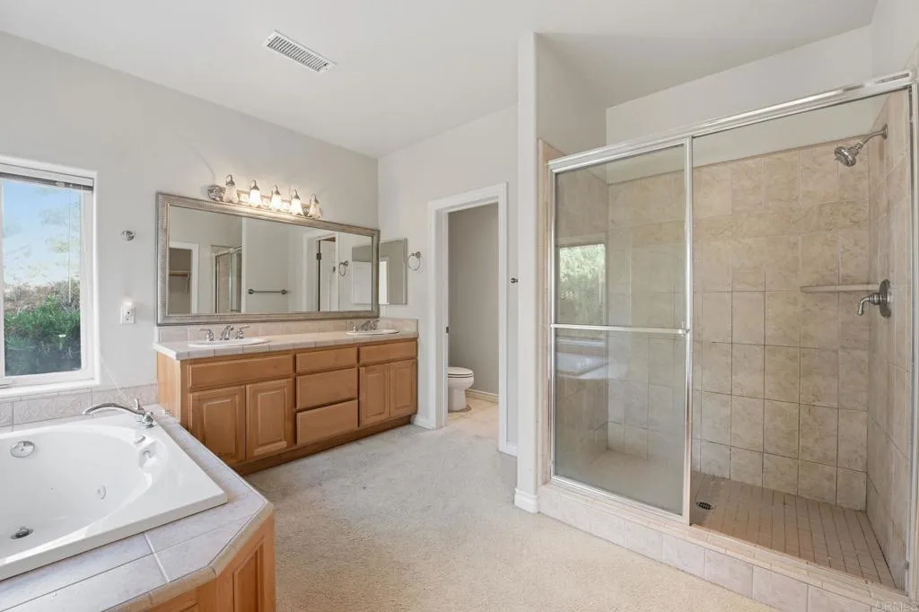 https://cdn.realtyfeed.com/cdn/127/306678450/7ceaa4803bd95e8d3aa0e992c38b829c.webp