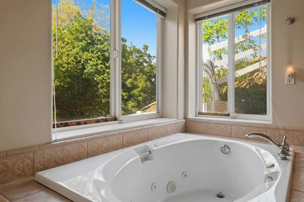 https://cdn.realtyfeed.com/cdn/127/306678450/9bb2d5879ce106030378258a05c5c0d3.webp
