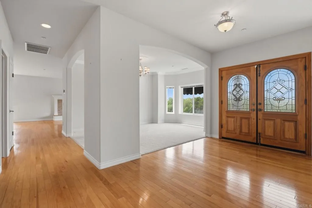 https://cdn.realtyfeed.com/cdn/127/306678450/a44eb9ab2d4decad19ec11bb7e632b18.webp