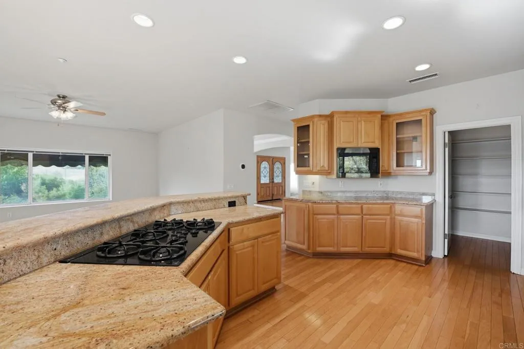 https://cdn.realtyfeed.com/cdn/127/306678450/b619b7ce59143ac449b35170cfb0cd2b.webp