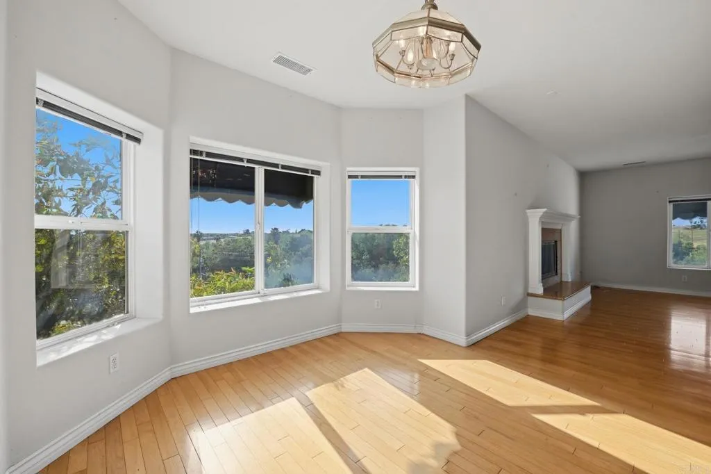 https://cdn.realtyfeed.com/cdn/127/306678450/be4362a2c33d3a3c19041a4a73f86186.webp