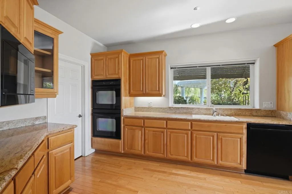 https://cdn.realtyfeed.com/cdn/127/306678450/cece3c507cbc6399153d227a05f3d1d8.webp