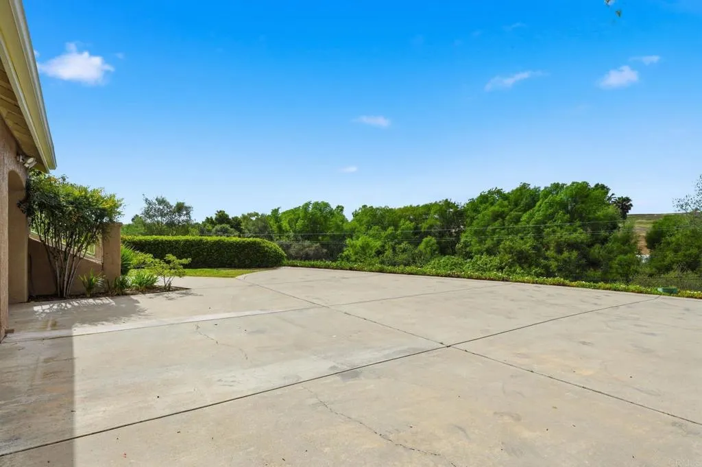 https://cdn.realtyfeed.com/cdn/127/306678450/d78ae9e4489e4c83ba4f07bc6764bd93.webp
