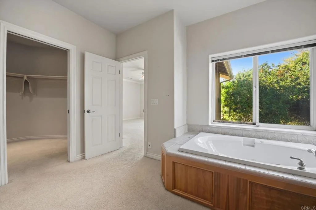 https://cdn.realtyfeed.com/cdn/127/306678450/e2278dc82aeafc84096b9420c179dd08.webp