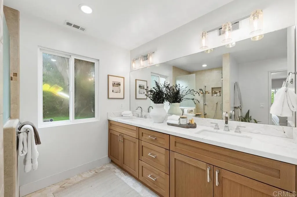 https://cdn.realtyfeed.com/cdn/127/306678453/f4f9bcc6c8659dc14a832a416d617d27.webp