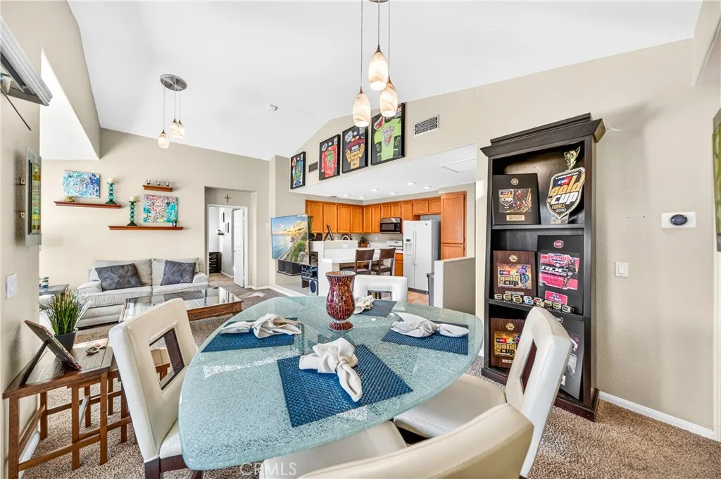 https://cdn.realtyfeed.com/cdn/127/306678486/2113be22faa6ec8ff6e6ea07ae808f9c.webp