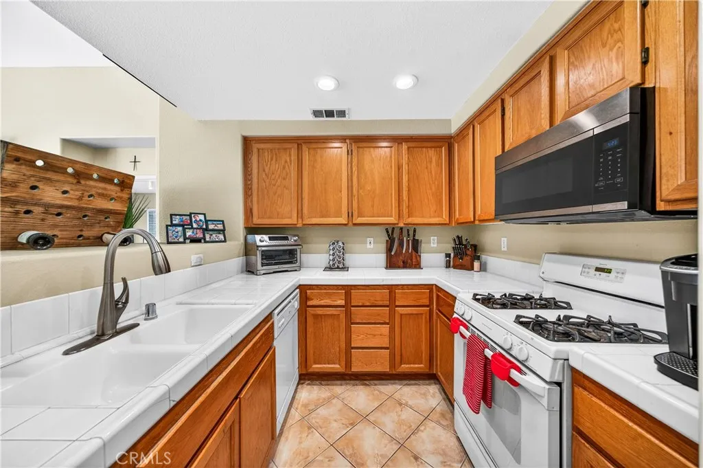 https://cdn.realtyfeed.com/cdn/127/306678486/342553093450530e336f9c17ad2e0e0f.webp