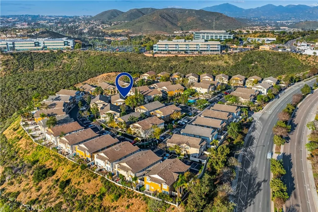 https://cdn.realtyfeed.com/cdn/127/306678486/8496b07ff9a0b288f9ad08a8dd971ad2.webp
