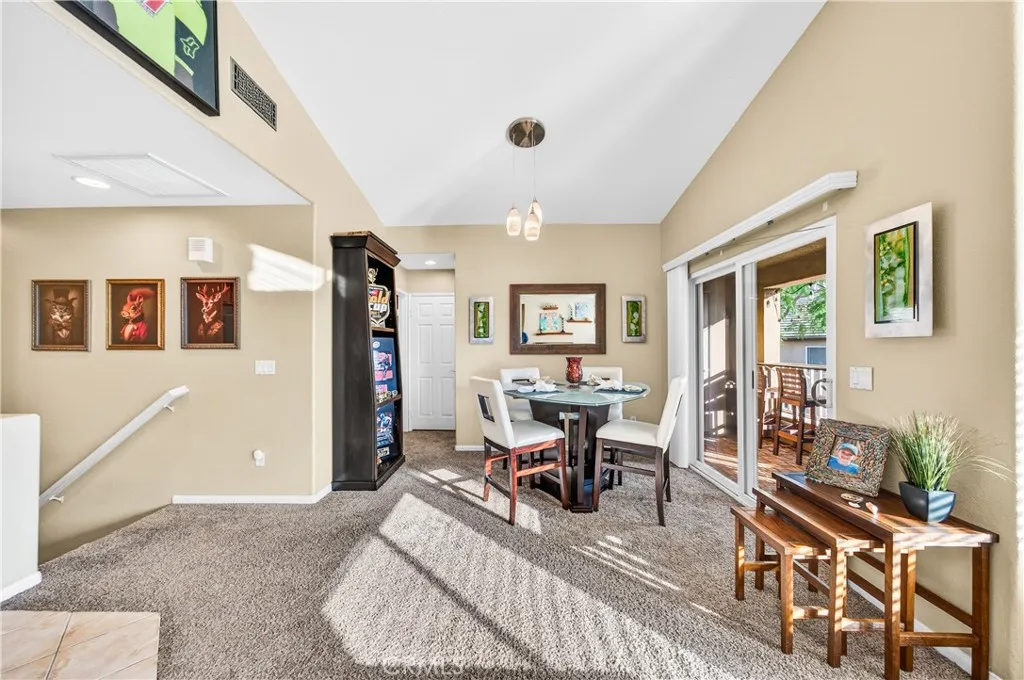 https://cdn.realtyfeed.com/cdn/127/306678486/88ad31885fe54a17579750f6634eefb8.webp